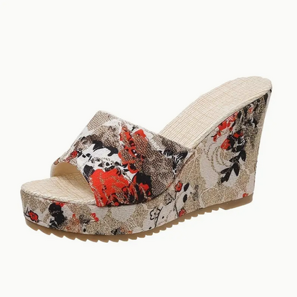 Julia - Las sandalias de tacón de cuña con estampado floral