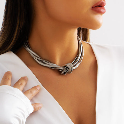 Collar Glamour Galore