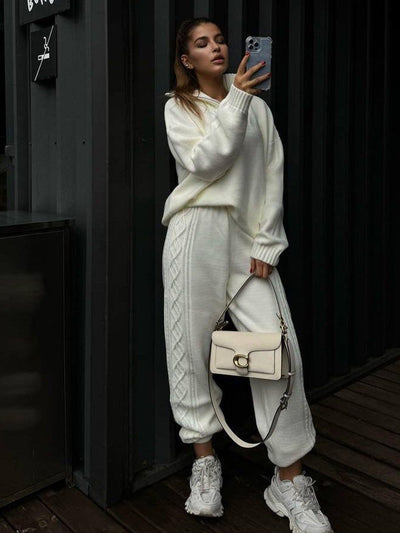 Conjunto mujer loungewear de punto con capucha - Alessia