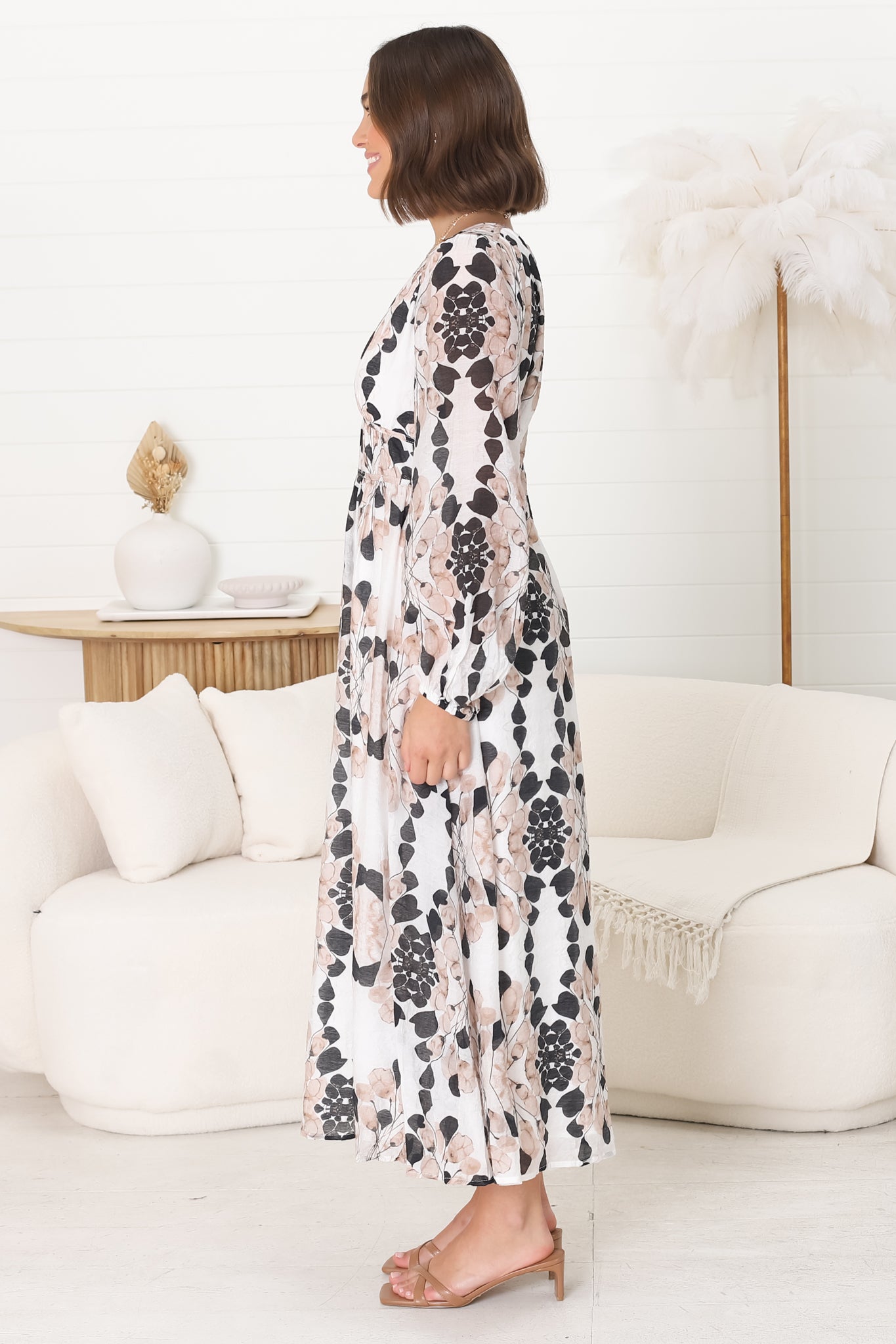 Helia Midi Dress - Vestido evasé con escote en pico y cintura plisada