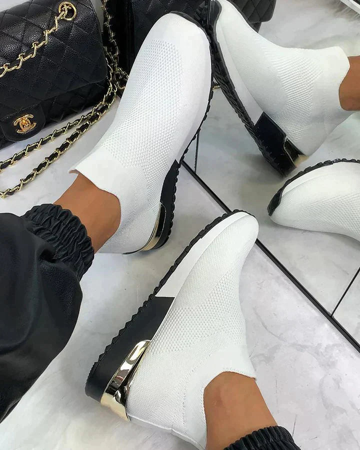 Adriana - Cómodas zapatillas lisas