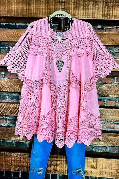 Liora - Vestido de hada de estilo bohemio con túnica de encaje floral en rosa