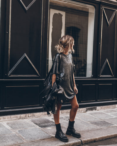 Kylie - El vestido de lino oscuro y brillante