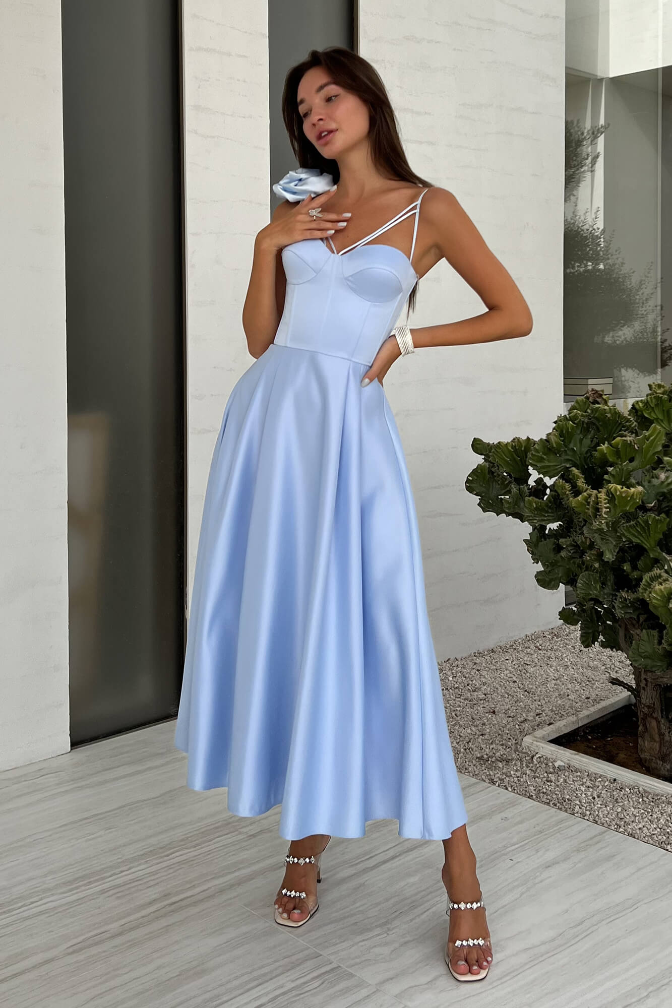 Clara - Vestido de mujer con corte y tirantes tono azul