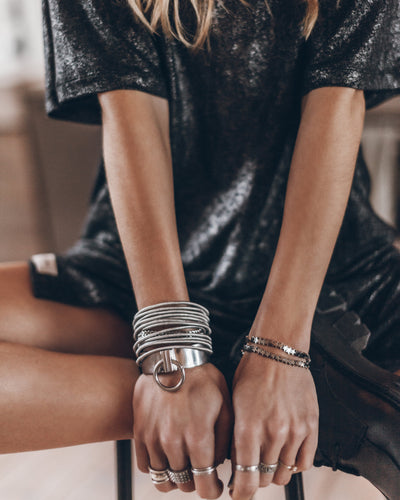 Kylie - El vestido de lino oscuro y brillante