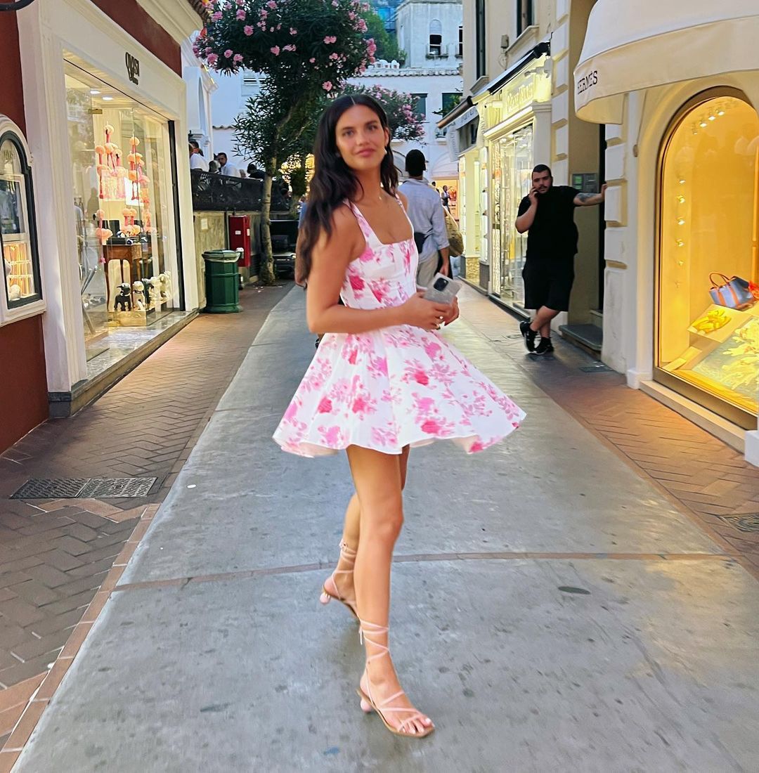 Amelia Vestido Floral y Delicado