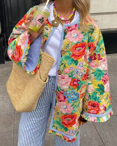 ColorCascade - Elegante chaqueta para la próxima primavera