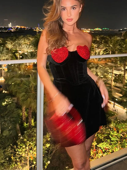 Ariella - Elegante minivestido sin tirantes