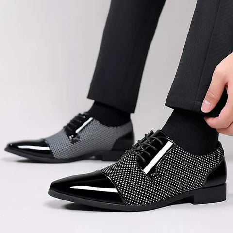 Elegantes zapatos de piel con strass para hombre