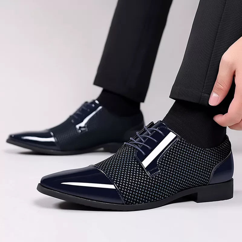 Elegantes zapatos de piel con strass para hombre