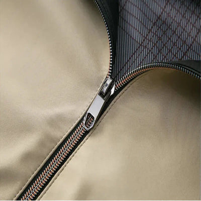 Chaqueta minimalista con cuello alto - Oliver