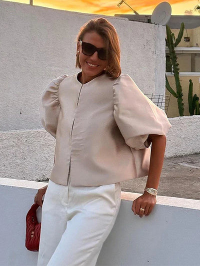 Mona - Elegante camisa de mujer con mangas cortas abullonadas
