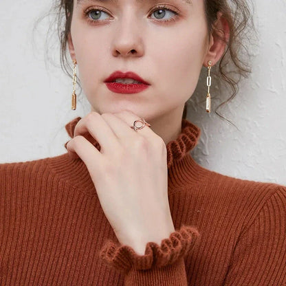 Lilia - Jersey de cuello alto de canalé con cuello de volantes