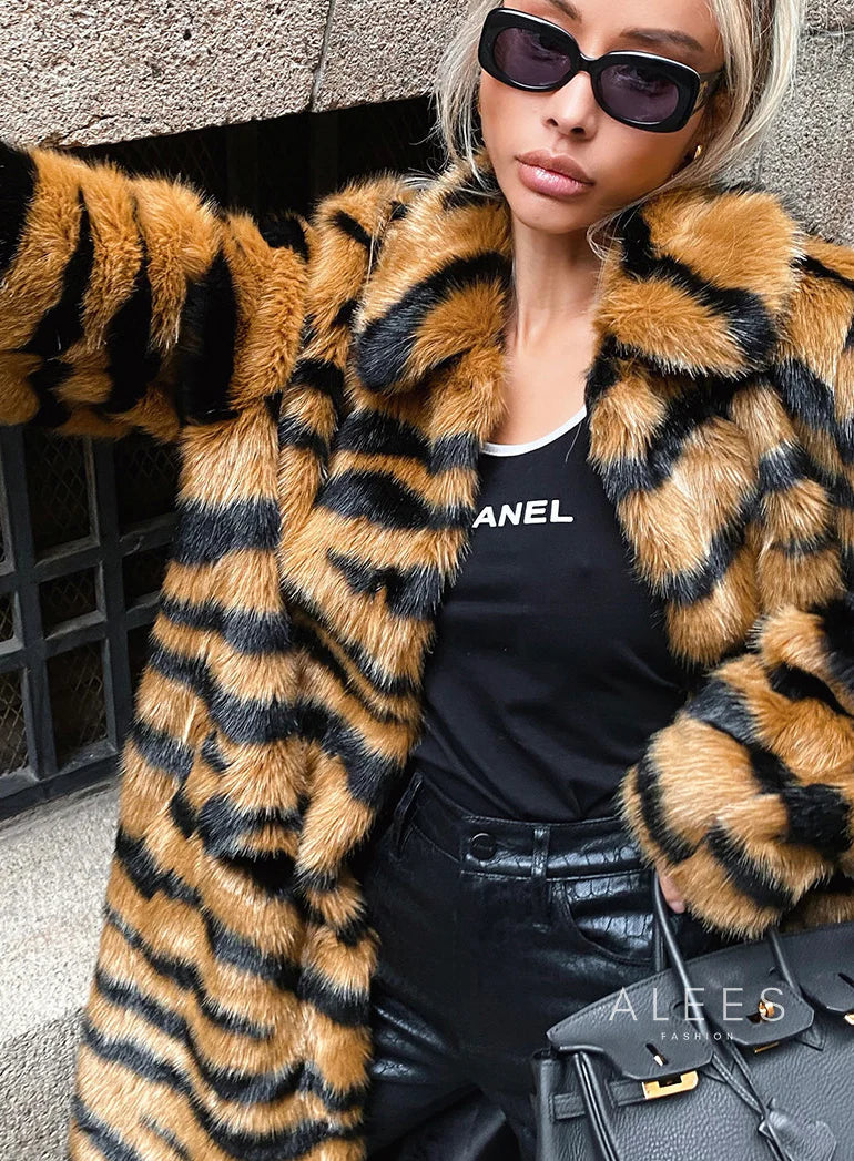 Abrigo largo de mujer efecto piel sintética con estampado animal - Brisa