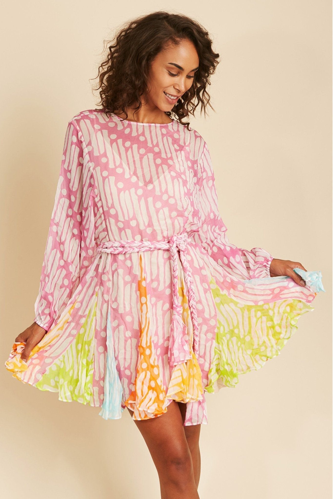 Nicole - Mini vestido estampado con cuello redondo