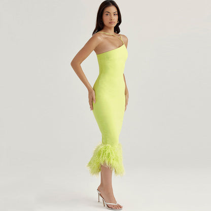 Angelina Vestido Halter Asimétrico Slim