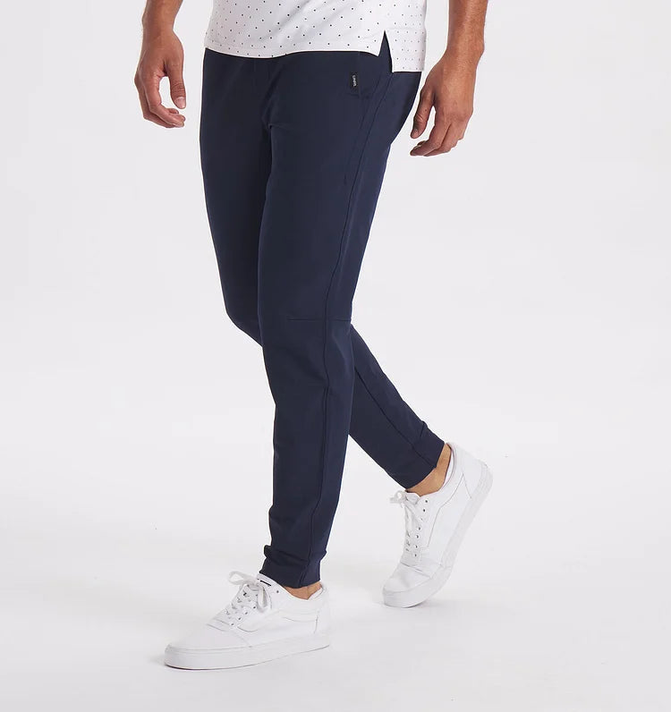 Pantalones cómodos para el día a día de los hombres