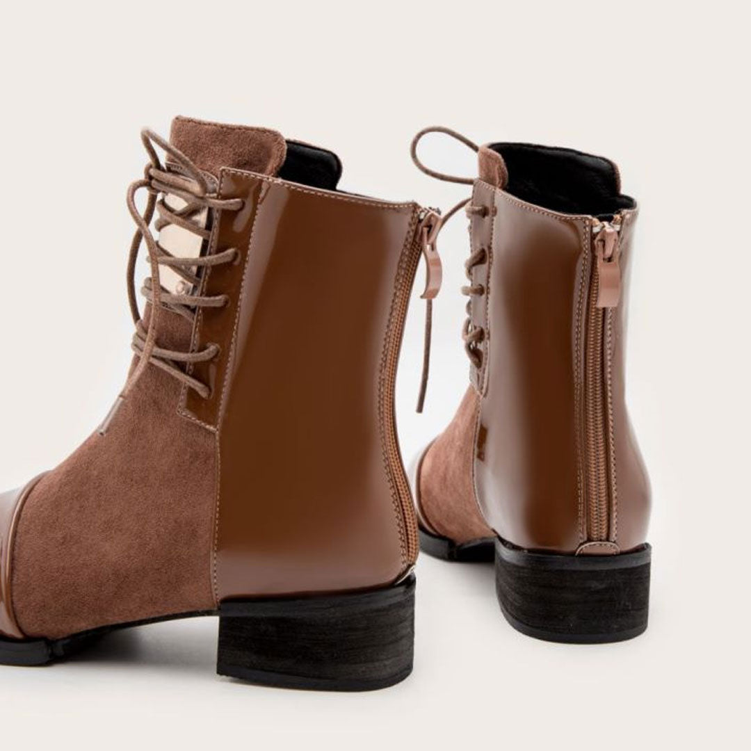Anny - Botines de piel sintética con cordones y detalles metálicos en contraste