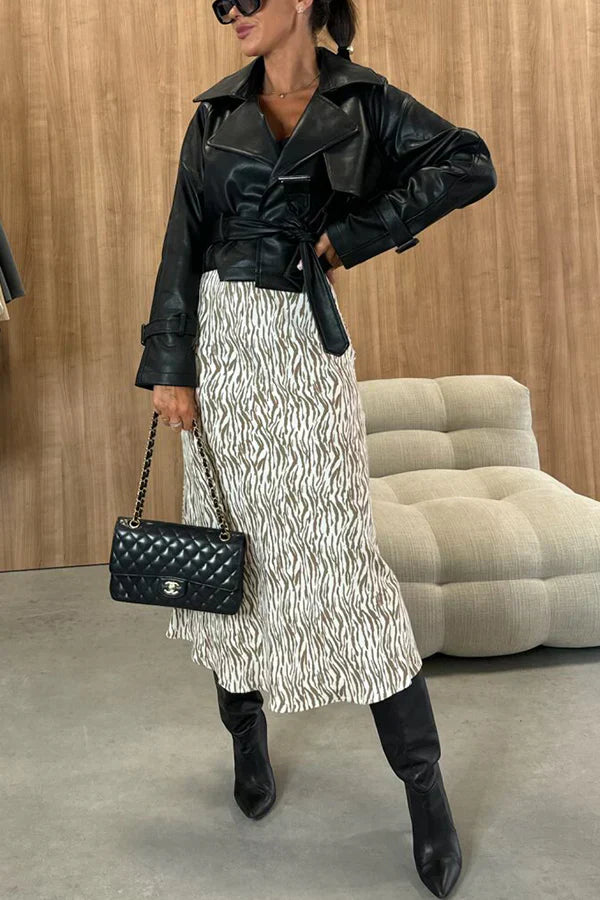 Falda adelgazante de talle alto con un atrevido y chic estampado animal perfecto para un look atrevido y a la moda