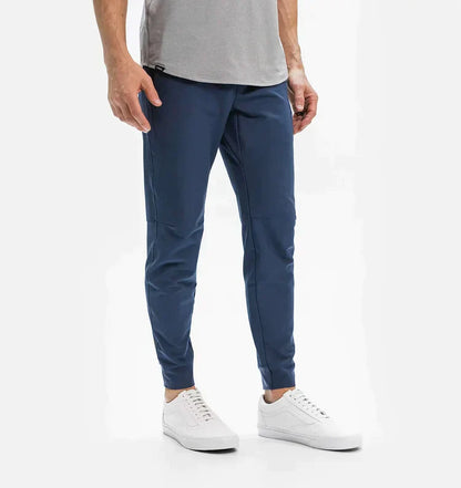 Pantalones cómodos para el día a día de los hombres