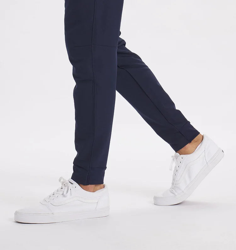 Pantalones cómodos para el día a día de los hombres