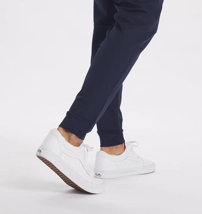 Pantalones cómodos para el día a día de los hombres