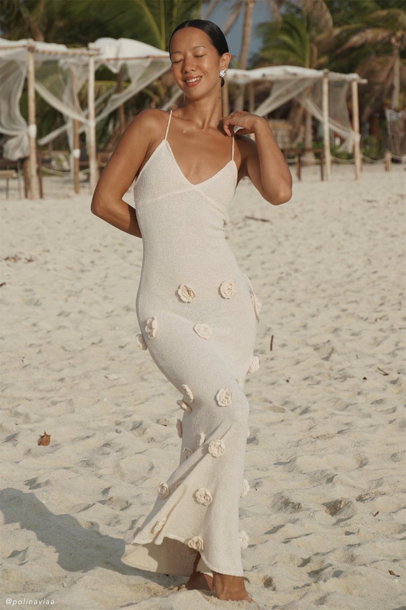 Hilara - maxi vestido de punto floral con cuello en V