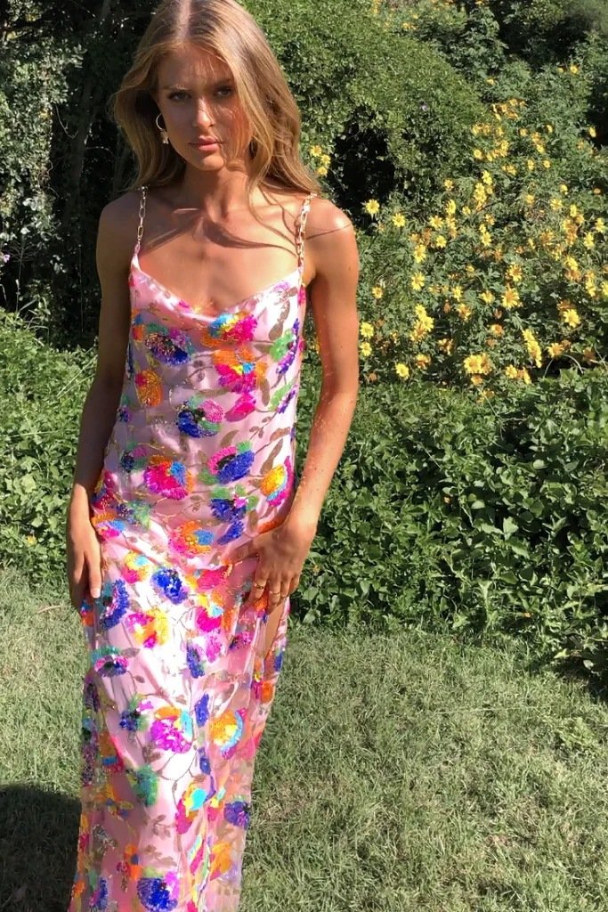 Frida - maxi vestido sin espalda con lentejuelas bordadas