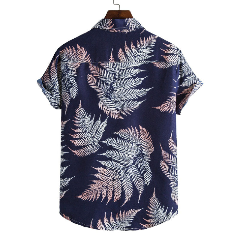 Llamativa camiseta de manga corta para hombre con un fresco diseño floral