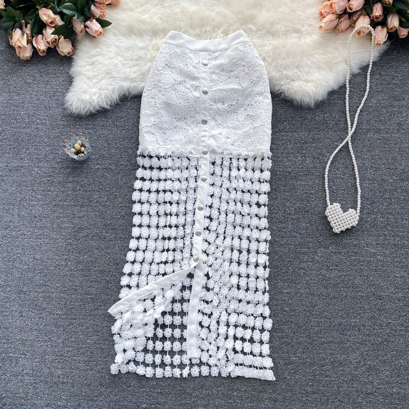 Falda larga para mujer de encaje con detalles florales y botones corte recto - Solène