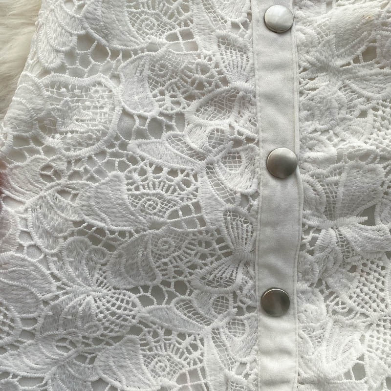 Falda larga para mujer de encaje con detalles florales y botones corte recto - Solène