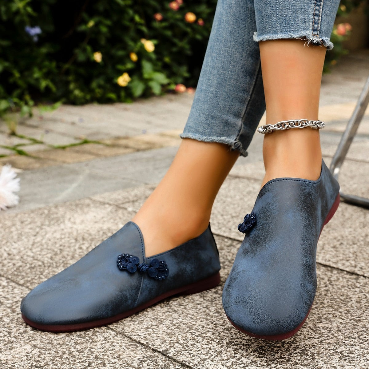 Mocasines planos para mujer estilo retro con bordado artesanal - Elena