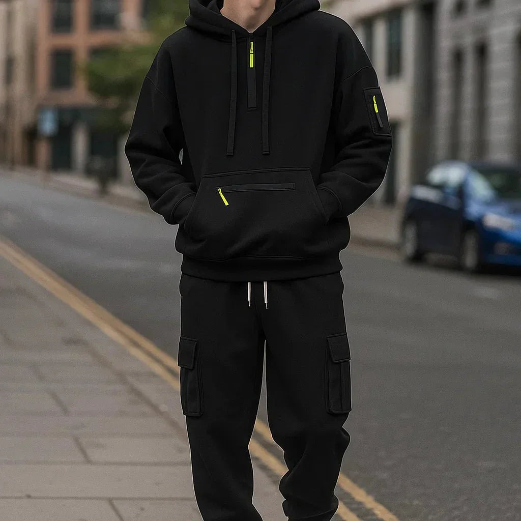 Conjunto para hombre con sudadera y pantalón cargo - Keiran