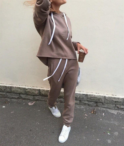 Cora - Set de Sudadera y Pantalón