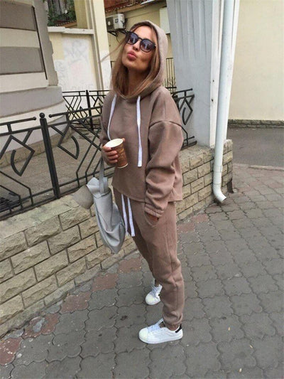 Cora - Set de Sudadera y Pantalón