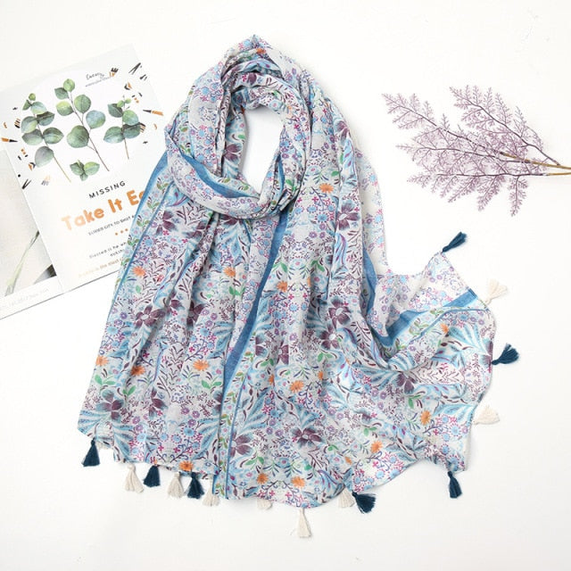Pañuelo de pashmina con borlas florales