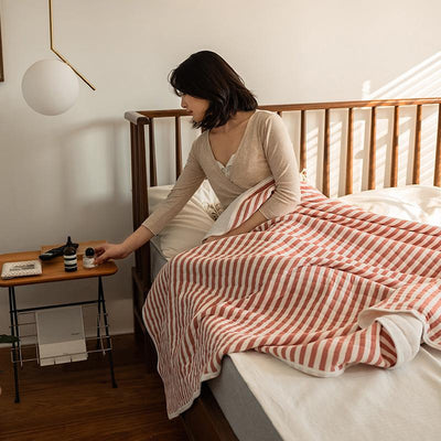 Colcha ligera de verano a rayas