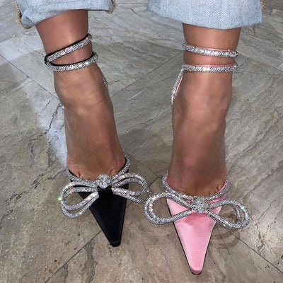 Aria - Zapatos de tacón mariposa de satén