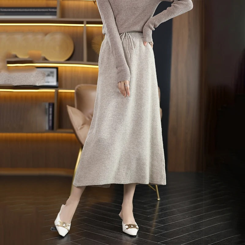 Falda de invierno de lana con corte ceñido, cálida y refinada ideal para un look elegante y cómodo en los días fríos