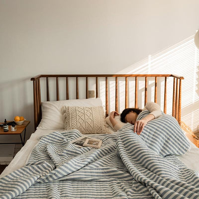 Colcha ligera de verano a rayas